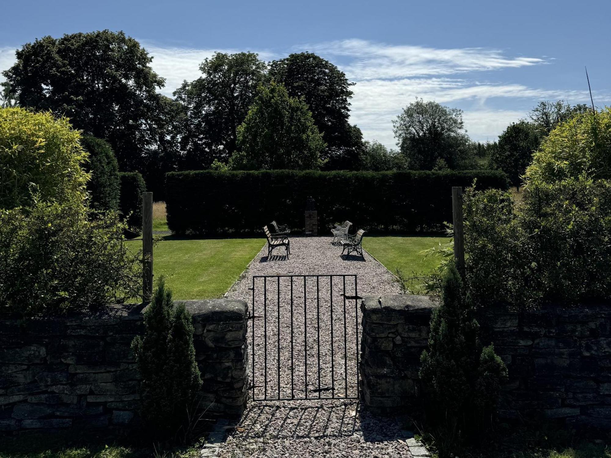 Hookwood Lodge London Gatwick هورلي المظهر الخارجي الصورة