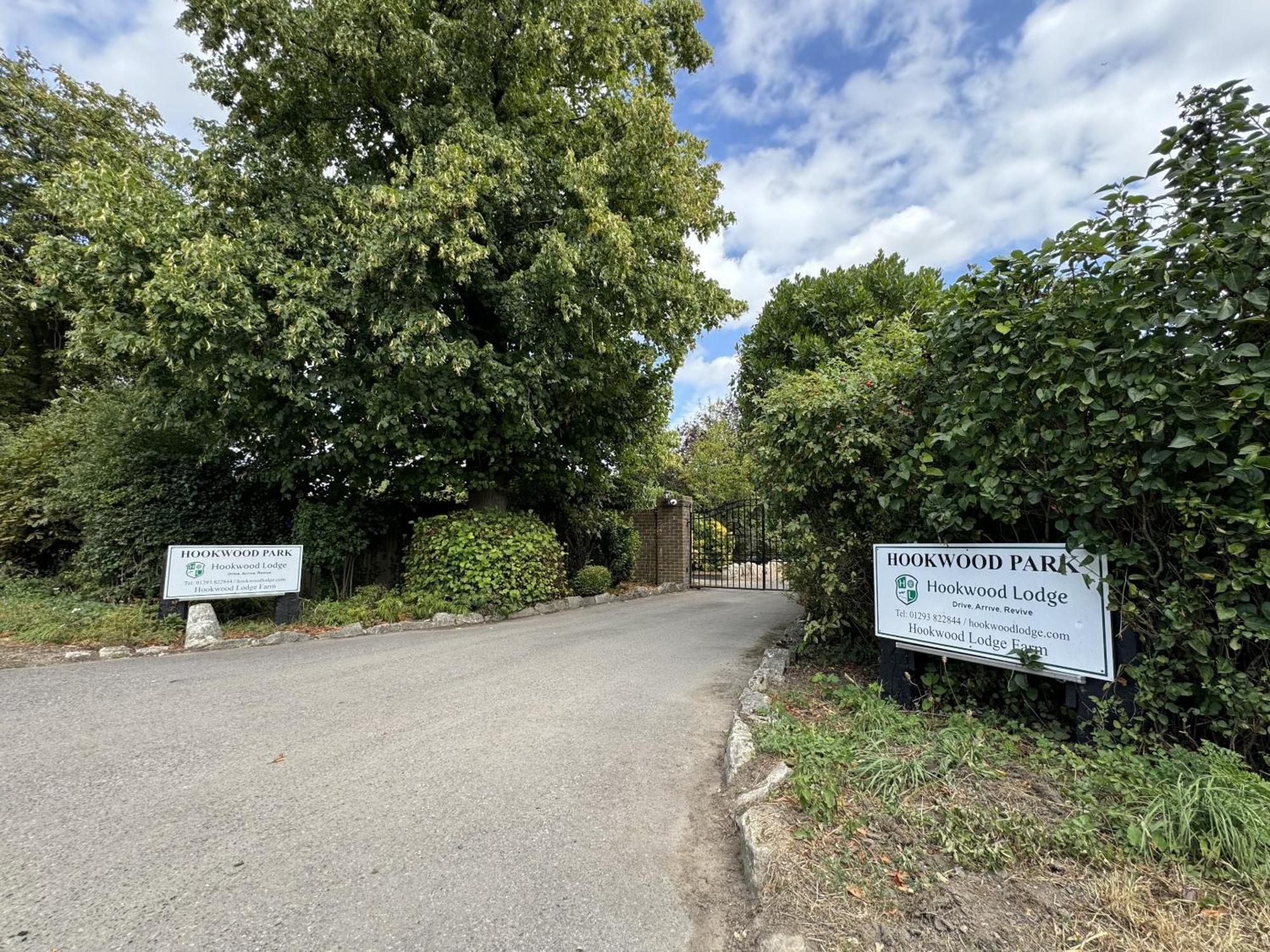Hookwood Lodge London Gatwick هورلي المظهر الخارجي الصورة